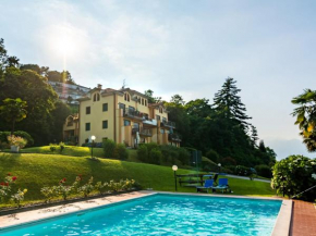Отель Cozy Apartment in Stresa Italy with Swimming Pool  Читерна